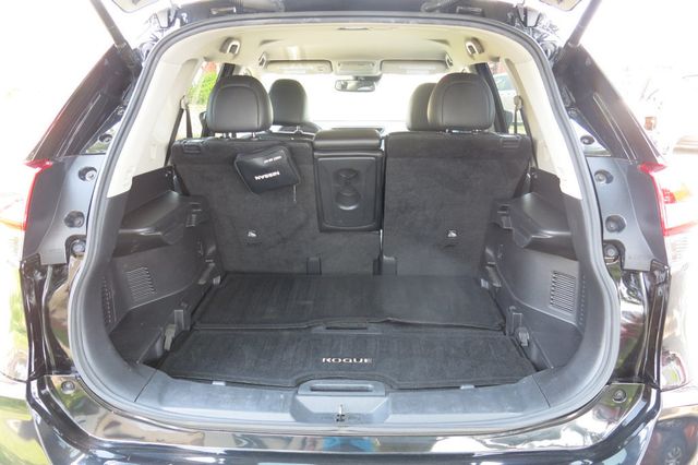 2018 Nissan Rogue FWD SL - 23055929 - 17