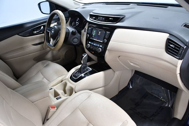 2018 Nissan Rogue FWD SL - 22976709 - 16