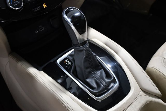 2018 Nissan Rogue FWD SL - 22976709 - 24