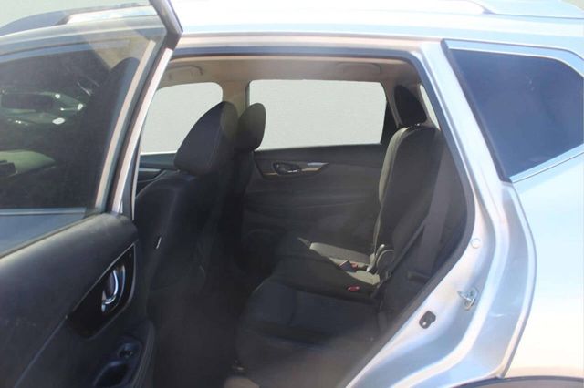 2018 Nissan Rogue FWD SV - 23006756 - 5