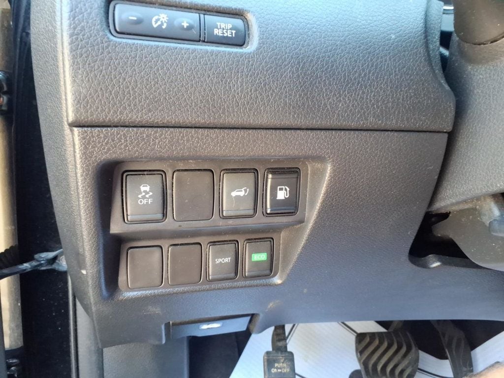 Nissan Rogue photo 11