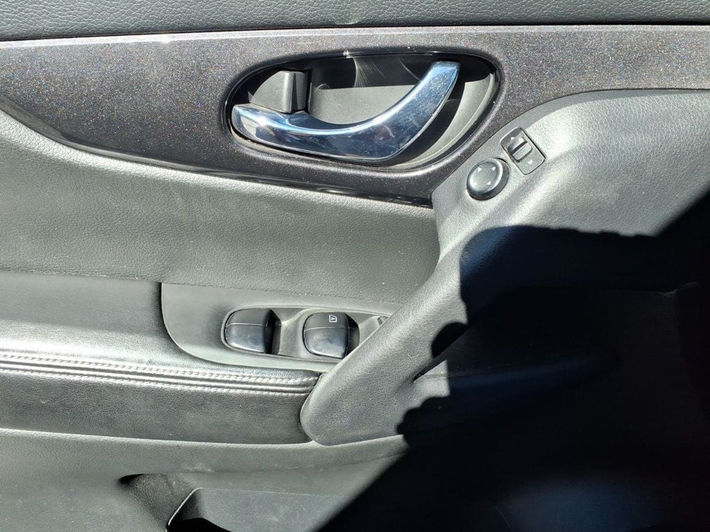 Nissan Rogue photo 12