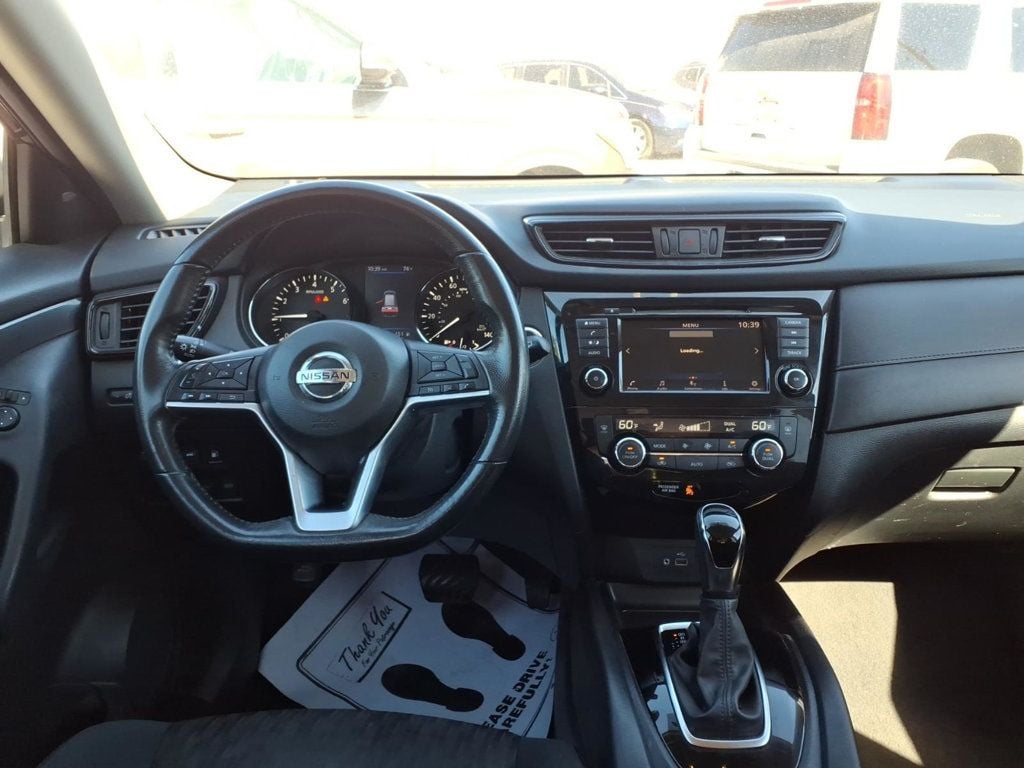 Nissan Rogue photo 14