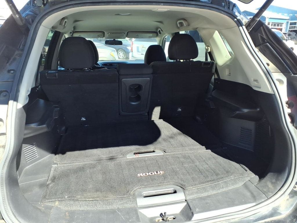 Nissan Rogue photo 16