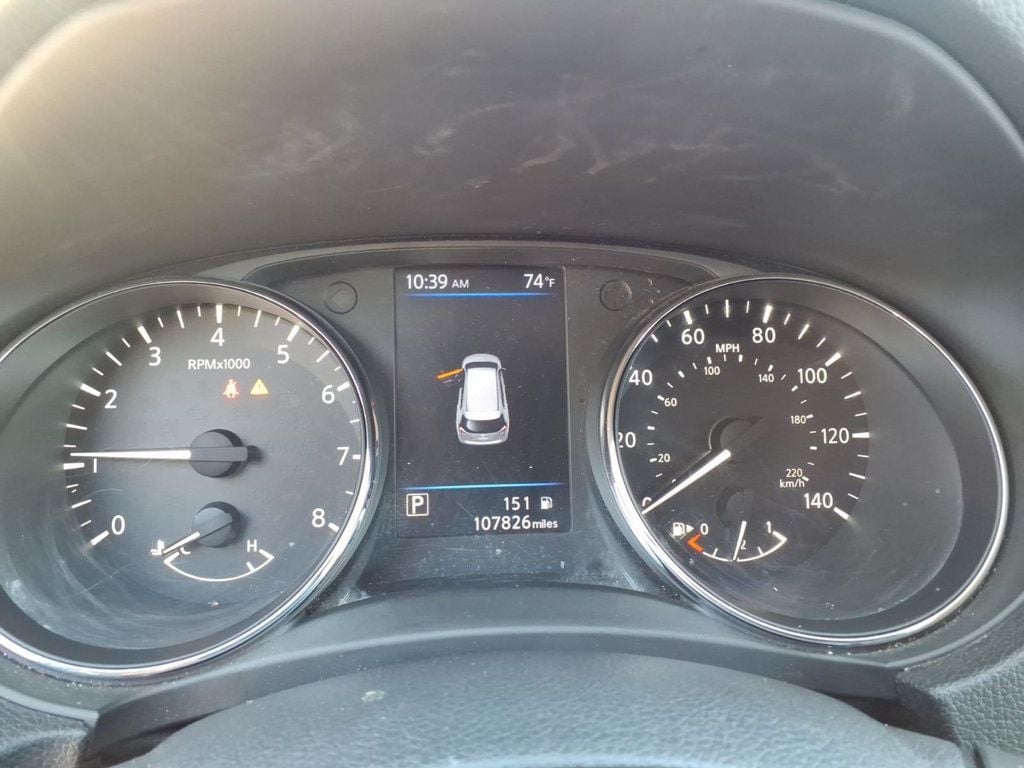 Nissan Rogue photo 8
