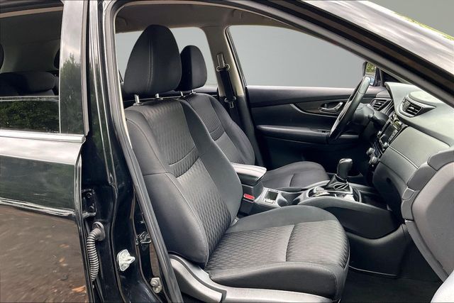 2018 Nissan Rogue FWD SV - 23025900 - 13