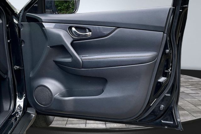 2018 Nissan Rogue FWD SV - 23025900 - 16