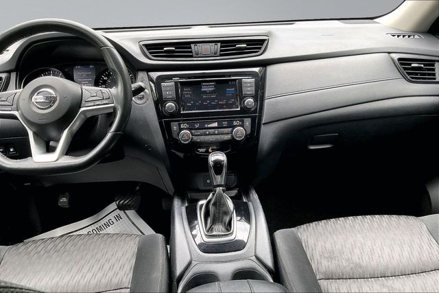 2018 Nissan Rogue FWD SV - 23025900 - 24