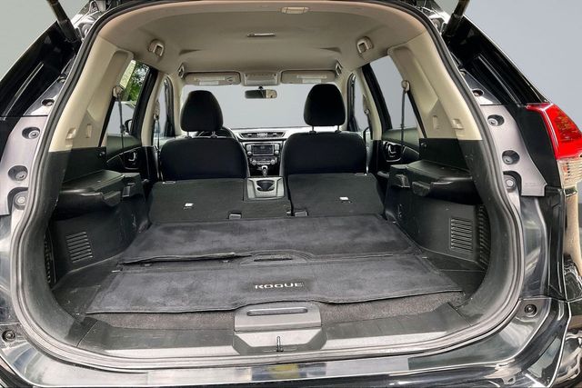 2018 Nissan Rogue FWD SV - 23025900 - 36
