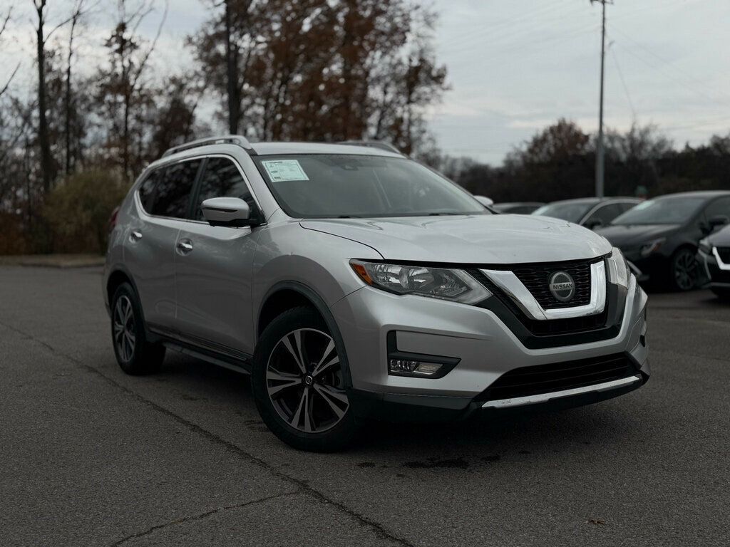 2018 Nissan Rogue Navigation, Backup Camera, Leather seats!  - 22949866 - 9