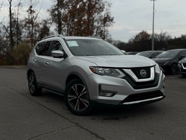 2018 Nissan Rogue Navigation, Backup Camera, Leather seats!  - 22949866 - 9