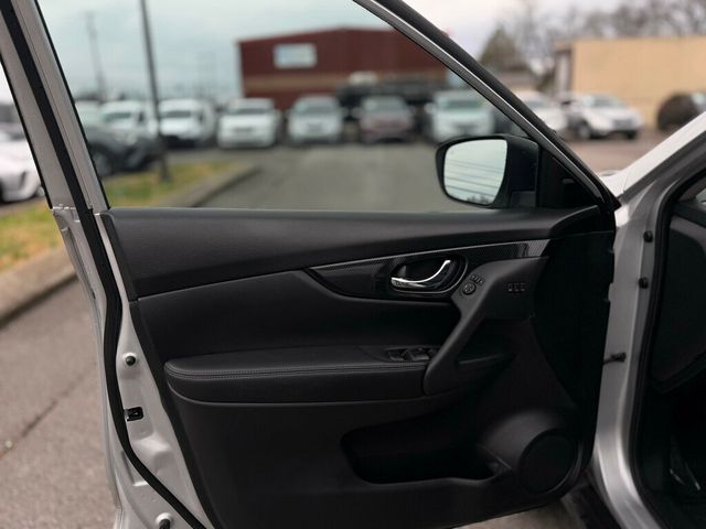 2018 Nissan Rogue Navigation, Backup Camera, Leather seats!  - 22949866 - 10