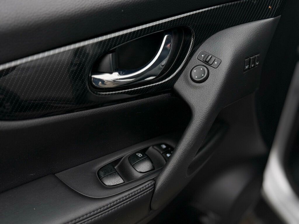 2018 Nissan Rogue Navigation, Backup Camera, Leather seats!  - 22949866 - 11