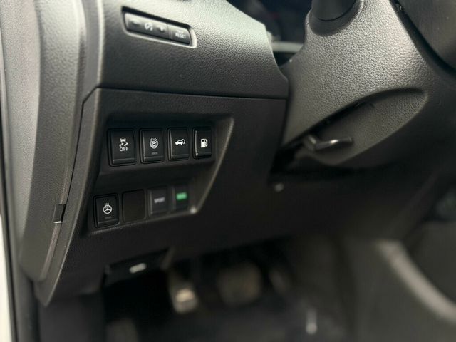 2018 Nissan Rogue Navigation, Backup Camera, Leather seats!  - 22949866 - 14