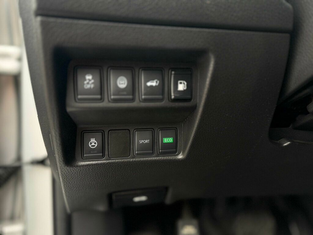 2018 Nissan Rogue Navigation, Backup Camera, Leather seats!  - 22949866 - 15