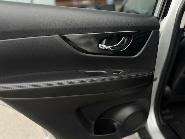 2018 Nissan Rogue Navigation, Backup Camera, Leather seats!  - 22949866 - 17