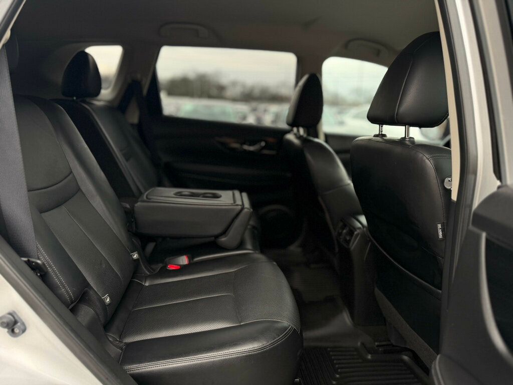 2018 Nissan Rogue Navigation, Backup Camera, Leather seats!  - 22949866 - 18