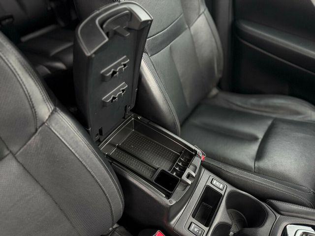 2018 Nissan Rogue Navigation, Backup Camera, Leather seats!  - 22949866 - 26