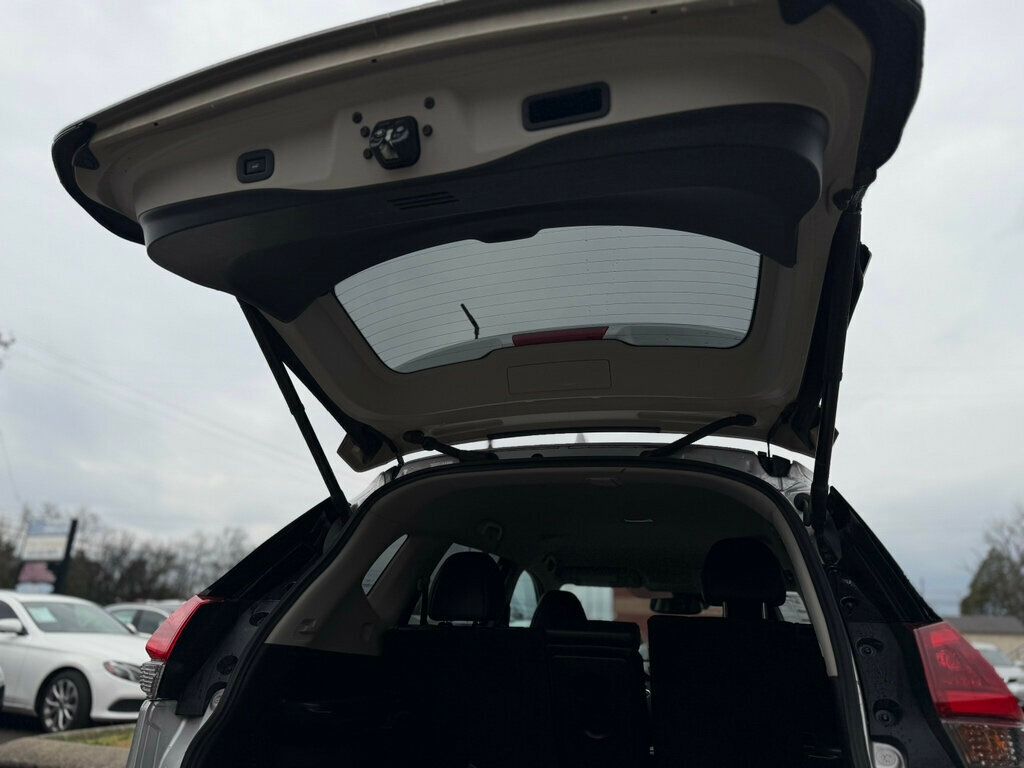 2018 Nissan Rogue Navigation, Backup Camera, Leather seats!  - 22949866 - 39