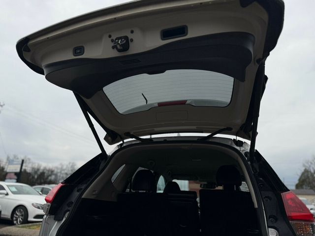 2018 Nissan Rogue Navigation, Backup Camera, Leather seats!  - 22949866 - 39