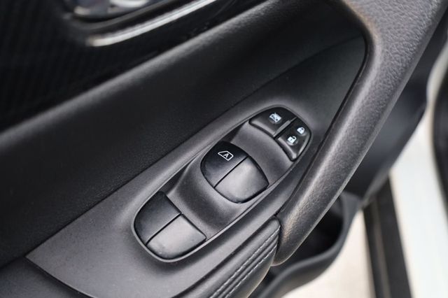 2018 Nissan Rogue SL - 23024633 - 38