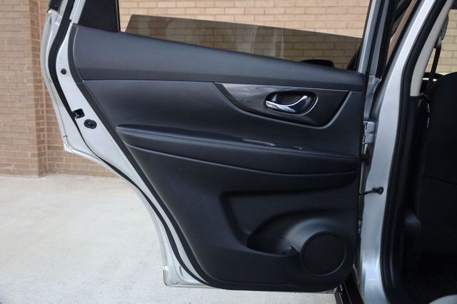 2018 Nissan Rogue SV - 23074102 - 18