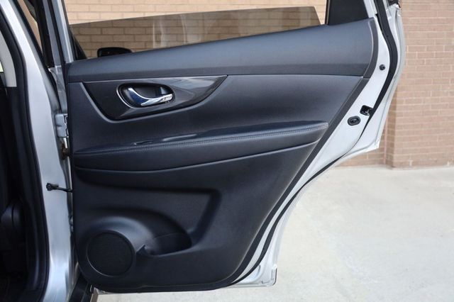 2018 Nissan Rogue SV - 23074102 - 21