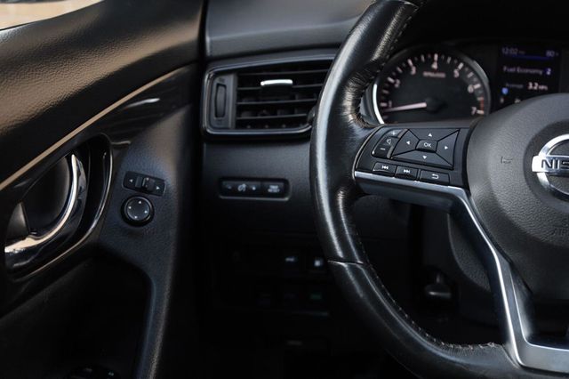 2018 Nissan Rogue SV - 23074102 - 30