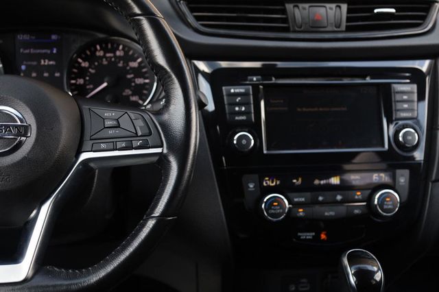 2018 Nissan Rogue SV - 23074102 - 31
