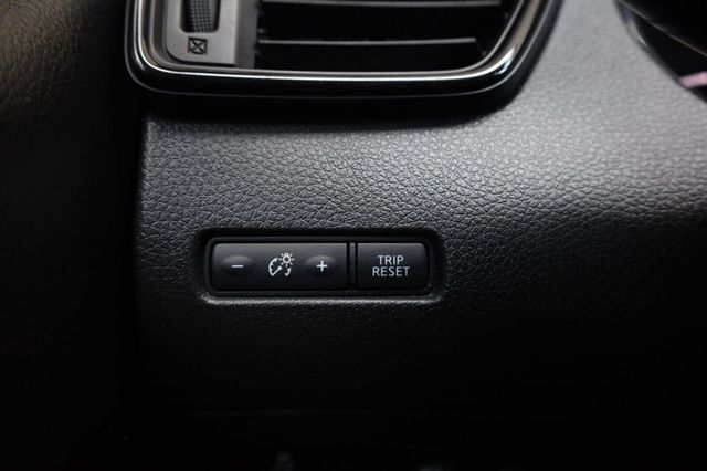 2018 Nissan Rogue SV - 23074102 - 33