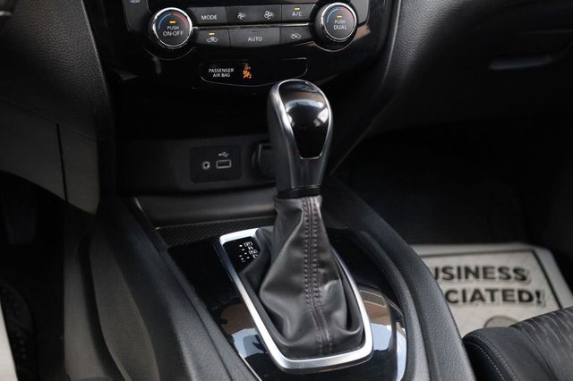 2018 Nissan Rogue SV - 23074102 - 43