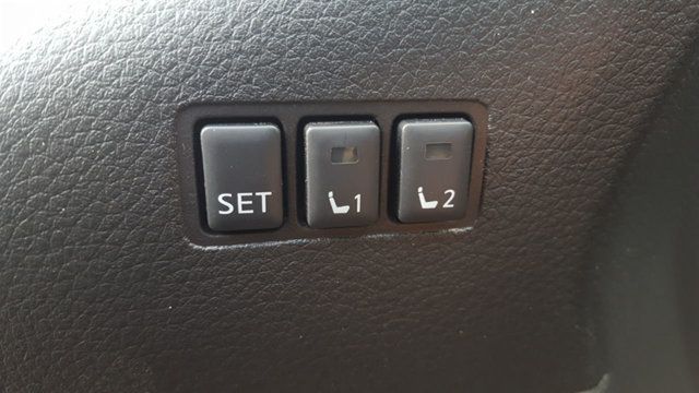 2018 Nissan Rogue SV AWD Midnight Premium w/Navigation - 18047658 - 16