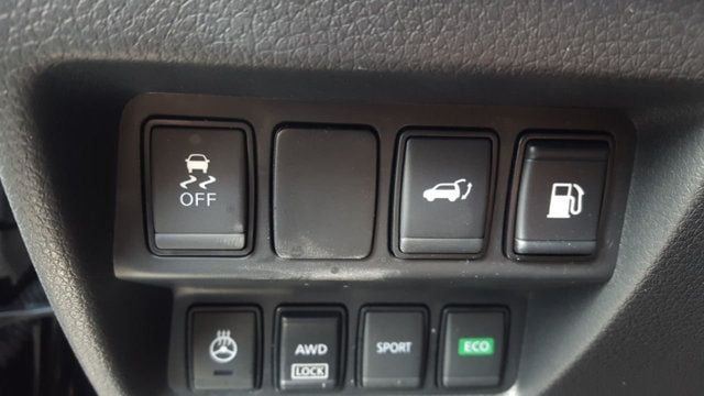 2018 Nissan Rogue SV AWD Midnight Premium w/Navigation - 18047658 - 17