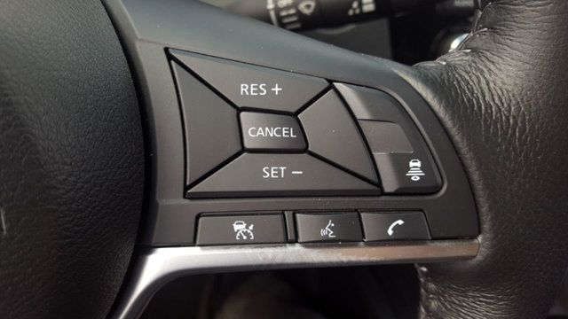 2018 Nissan Rogue SV AWD Midnight Premium w/Navigation - 18047658 - 20