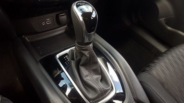 2018 Nissan Rogue SV AWD Midnight Premium w/Navigation - 18047658 - 21