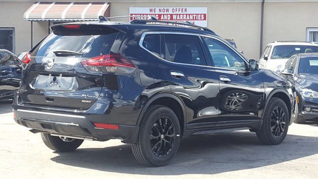 2018 Nissan Rogue SV AWD Midnight Premium w/Navigation - 18047658 - 4