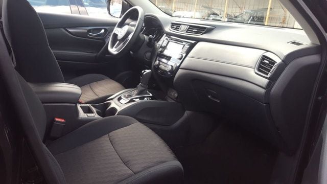 2018 Nissan Rogue SV AWD Midnight Premium w/Navigation - 18047658 - 8