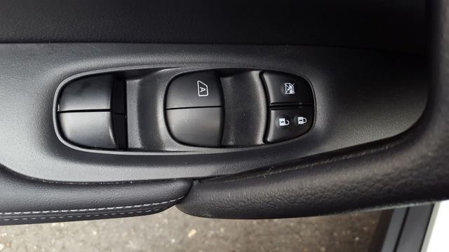 2018 Nissan Rogue SV AWD Premium w/Navigation - 18059792 - 17