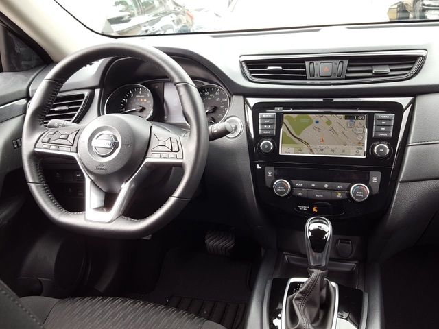 2018 Nissan Rogue SV AWD Premium w/Navigation - 18059804 - 9