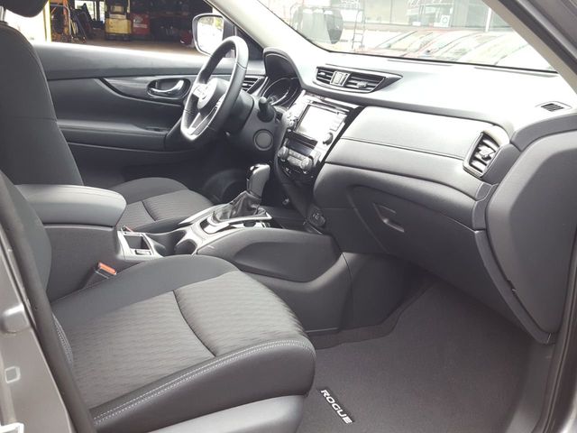 2018 Nissan Rogue SV AWD Premium w/Navigation - 18059804 - 10