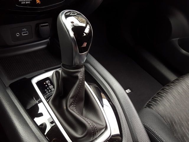 2018 Nissan Rogue SV AWD Premium w/Navigation - 18059804 - 23