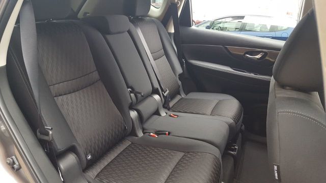 2018 Nissan Rogue SV AWD Premium w/Navigation - 18059849 - 9