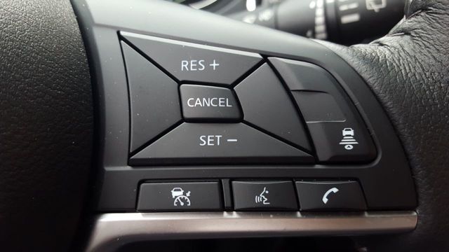 2018 Nissan Rogue SV AWD Premium w/Navigation - 18059849 - 19