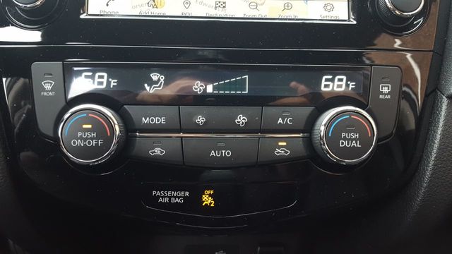 2018 Nissan Rogue SV AWD Premium w/Navigation - 18059849 - 22