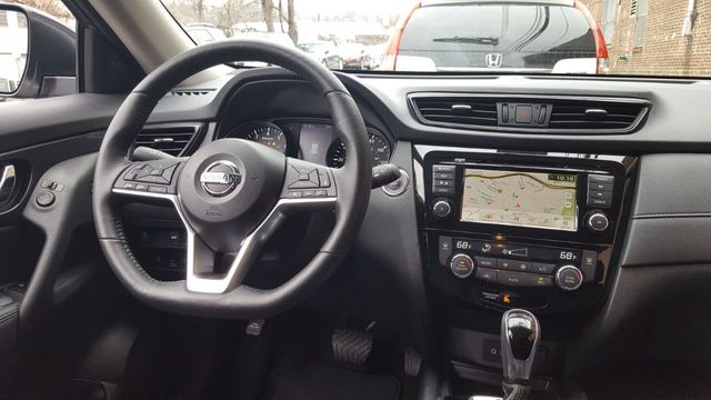 2018 Nissan Rogue SV AWD Premium w/Navigation - 18059849 - 6