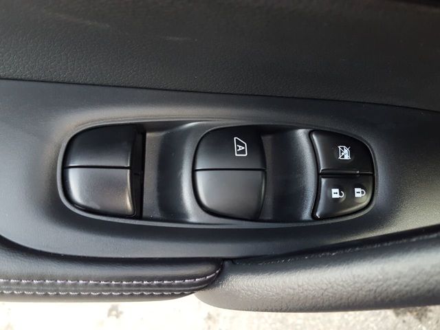 2018 Nissan Rogue SV AWD Premium w/Navigation - 18113622 - 19