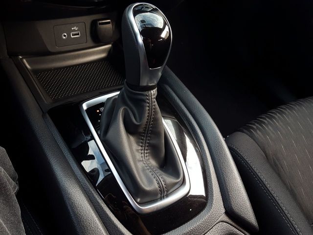 2018 Nissan Rogue SV AWD Premium w/Navigation - 18113622 - 23