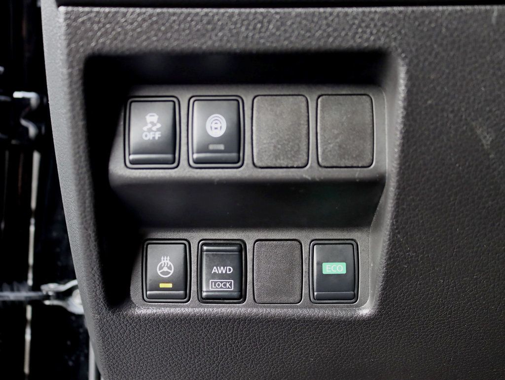 2018 Nissan Rogue Sport 2018.5 AWD SL Premium Moonroof - 22956190 - 12