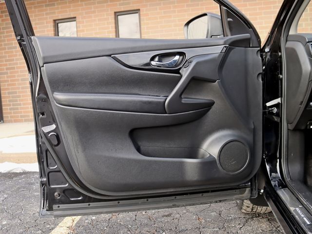 2018 Nissan Rogue Sport 2018.5 AWD SL Premium Moonroof - 22956190 - 28