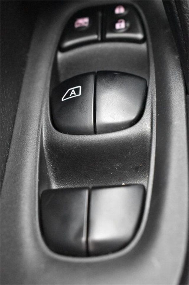 2018 Nissan Rogue Sport 2018.5 FWD S - 22945184 - 23